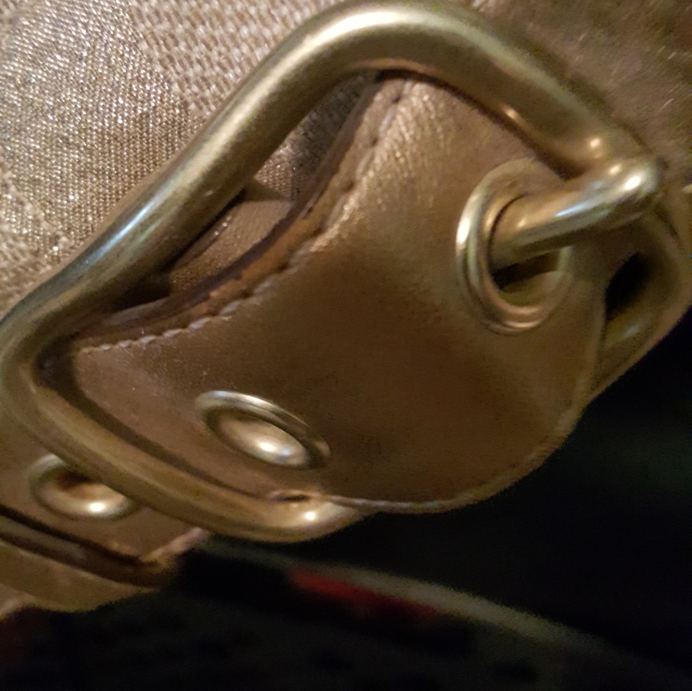 New Coach Handbag - Picture 8 of 9